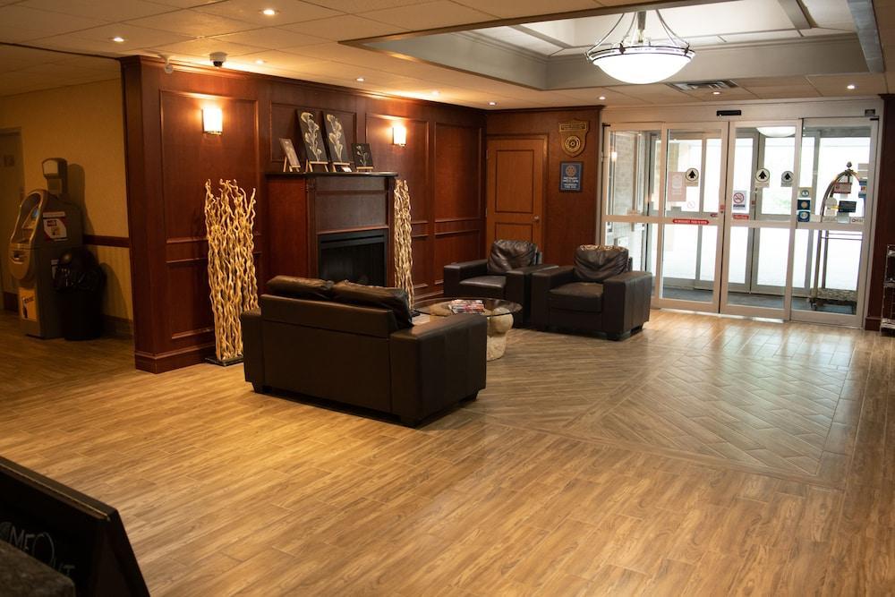 Days Inn By Wyndham Sudbury & Conference Centre Екстер'єр фото