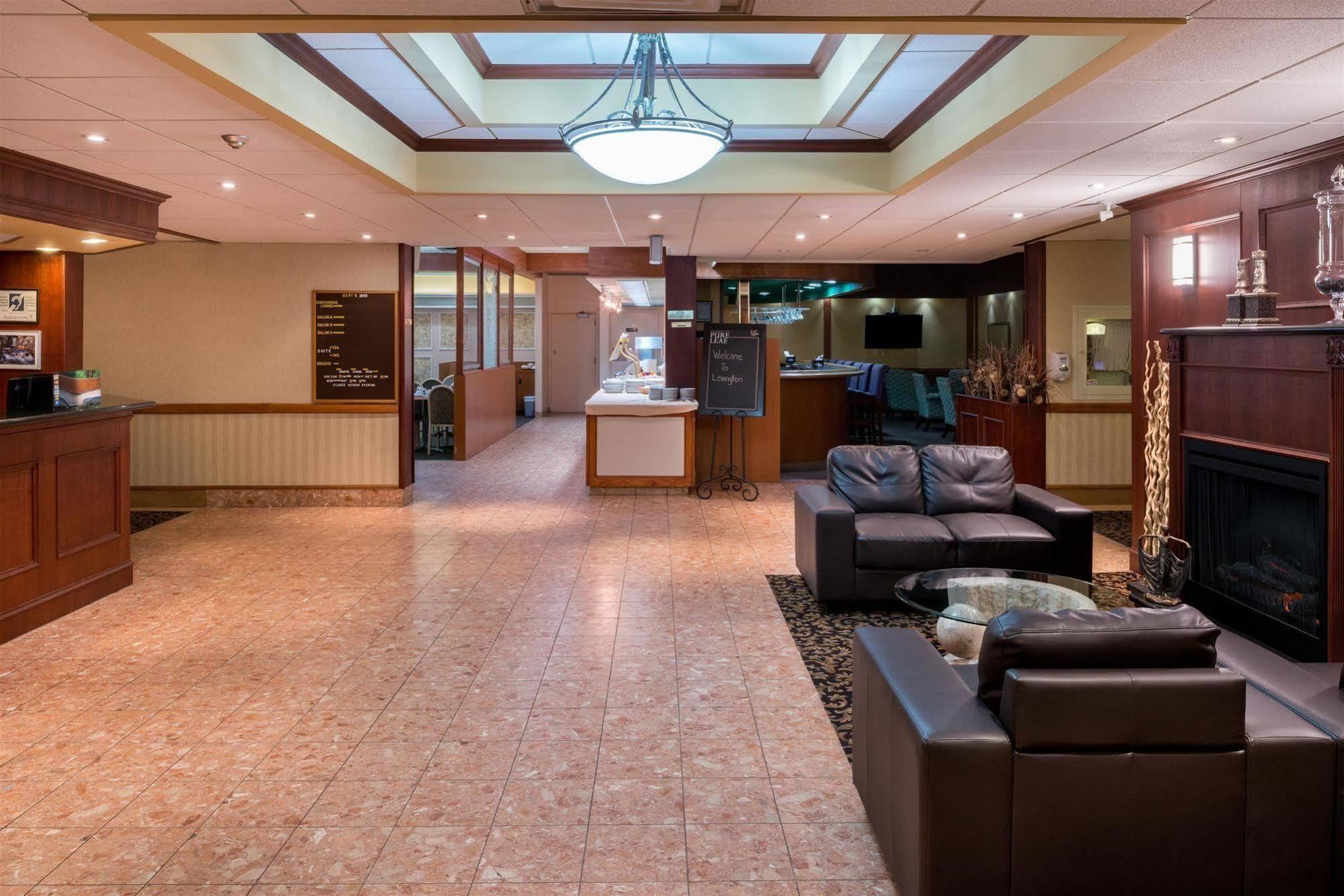 Days Inn By Wyndham Sudbury & Conference Centre Екстер'єр фото