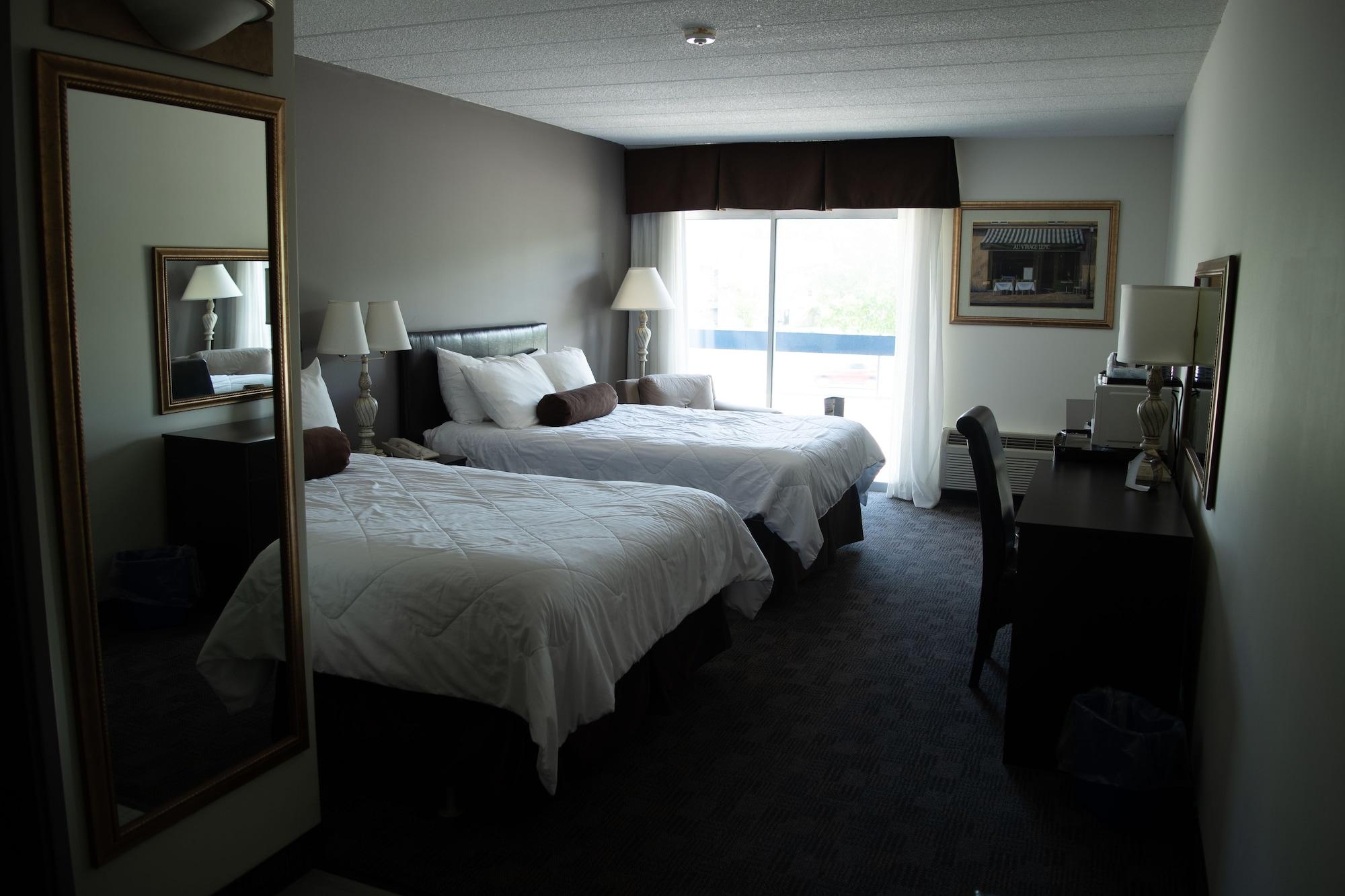 Days Inn By Wyndham Sudbury & Conference Centre Екстер'єр фото