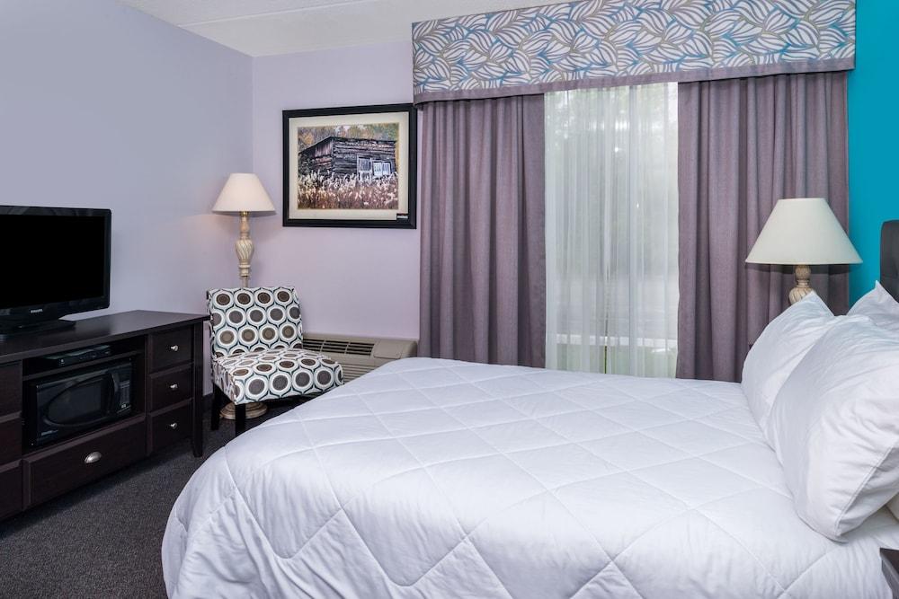 Days Inn By Wyndham Sudbury & Conference Centre Екстер'єр фото