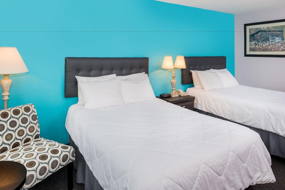 Days Inn By Wyndham Sudbury & Conference Centre Екстер'єр фото