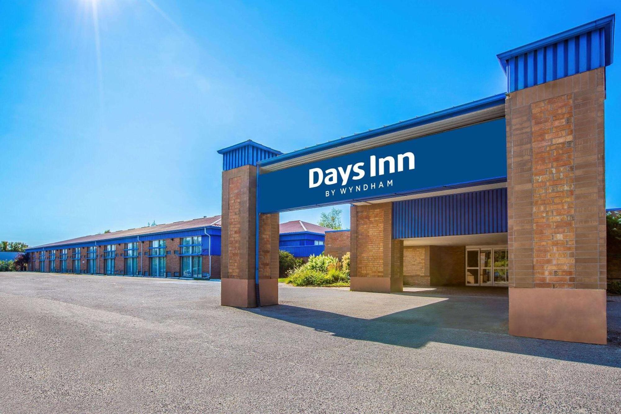 Days Inn By Wyndham Sudbury & Conference Centre Екстер'єр фото