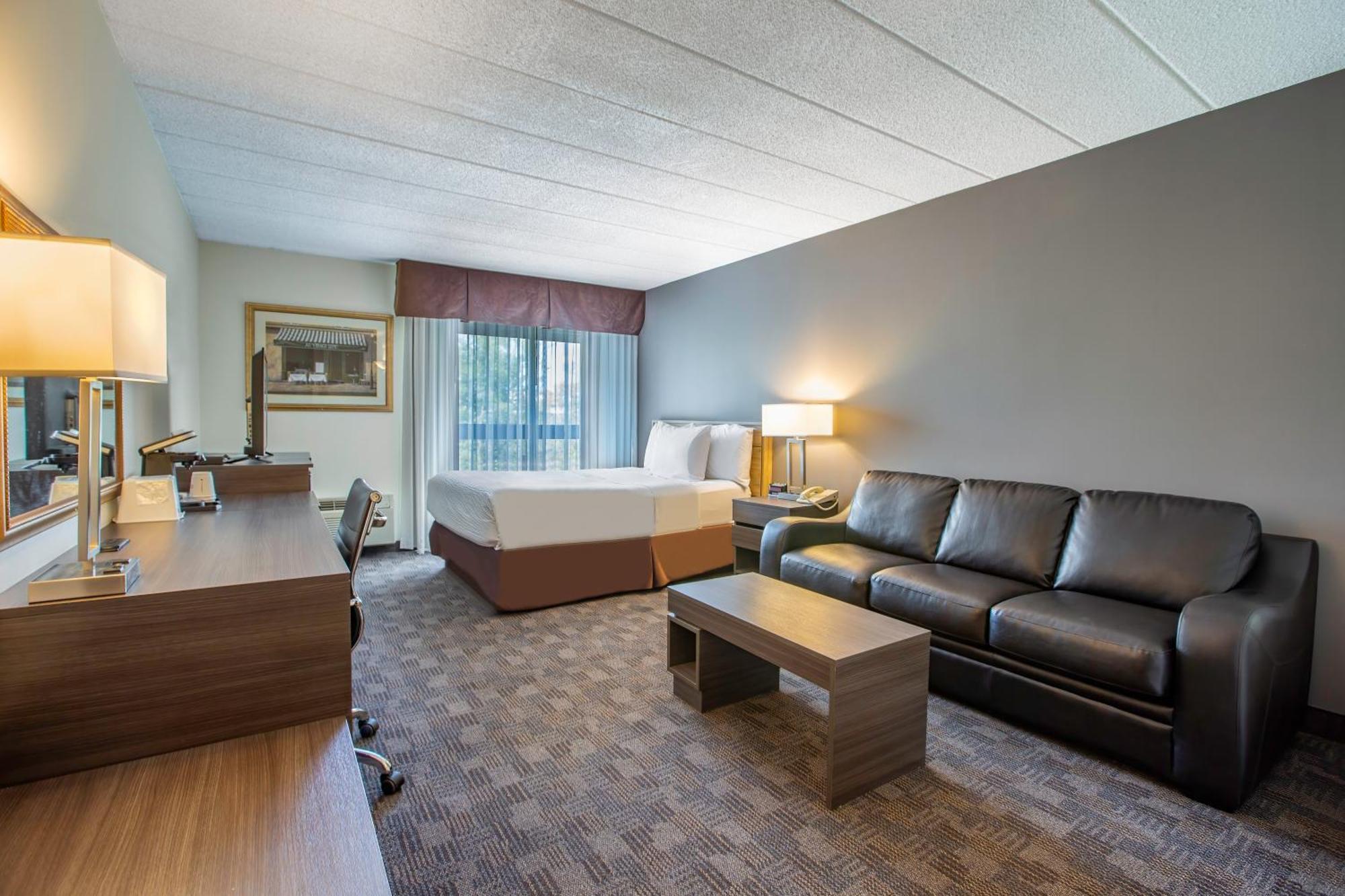 Days Inn By Wyndham Sudbury & Conference Centre Екстер'єр фото