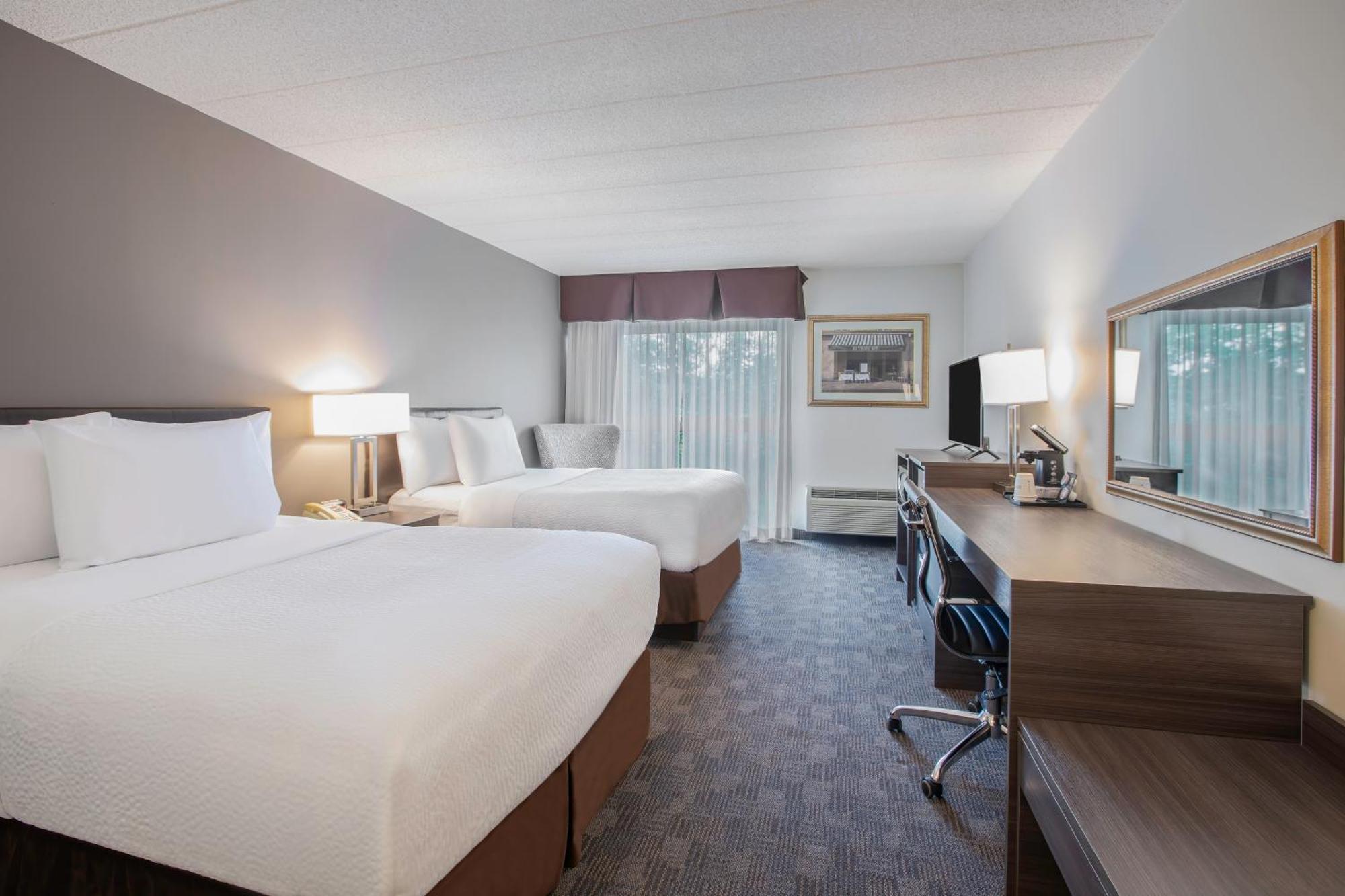 Days Inn By Wyndham Sudbury & Conference Centre Екстер'єр фото