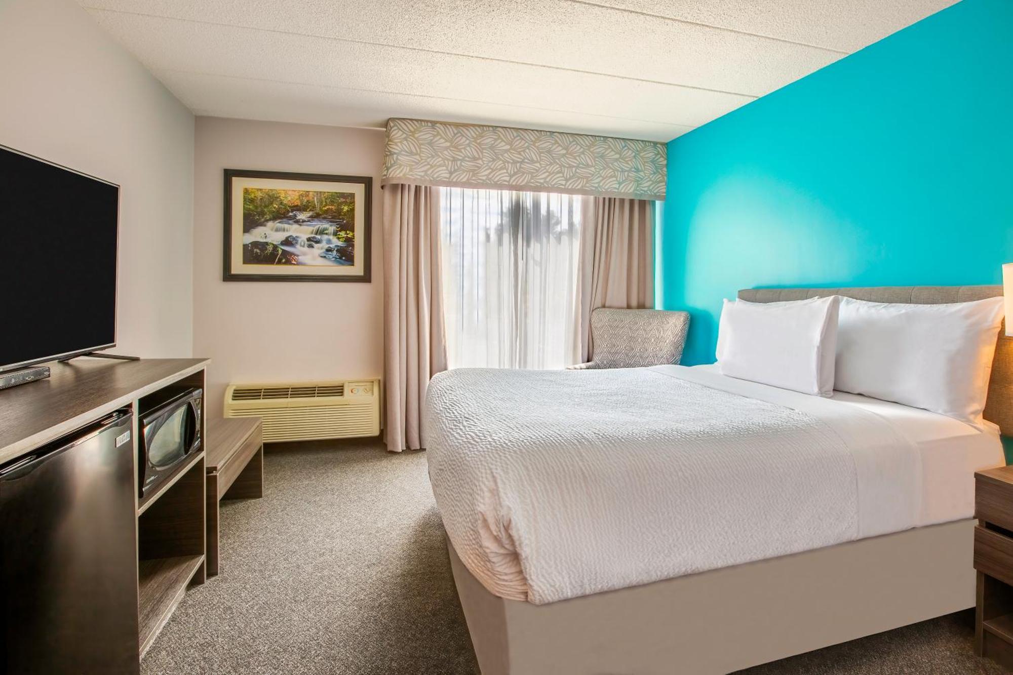 Days Inn By Wyndham Sudbury & Conference Centre Екстер'єр фото