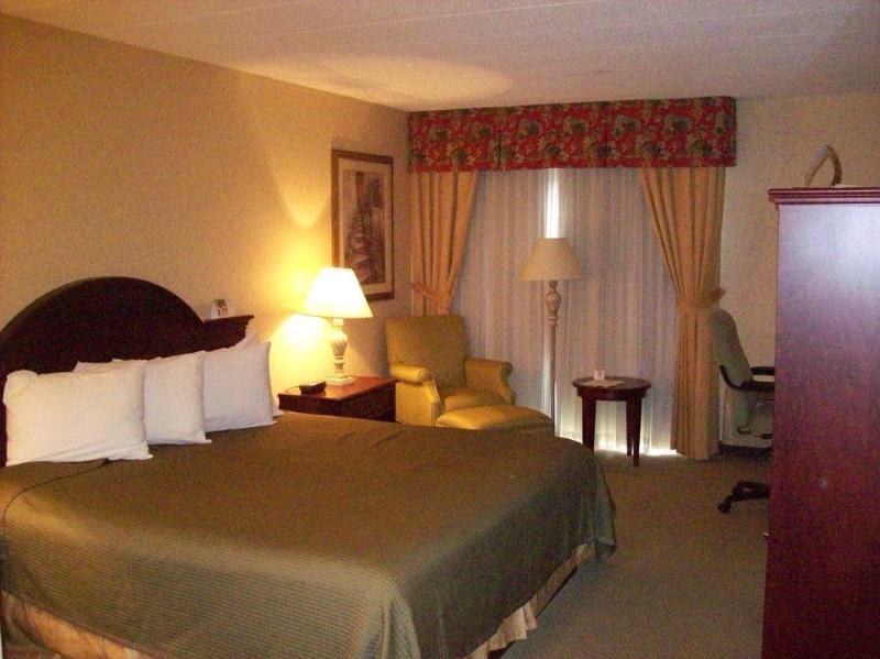 Days Inn By Wyndham Sudbury & Conference Centre Екстер'єр фото