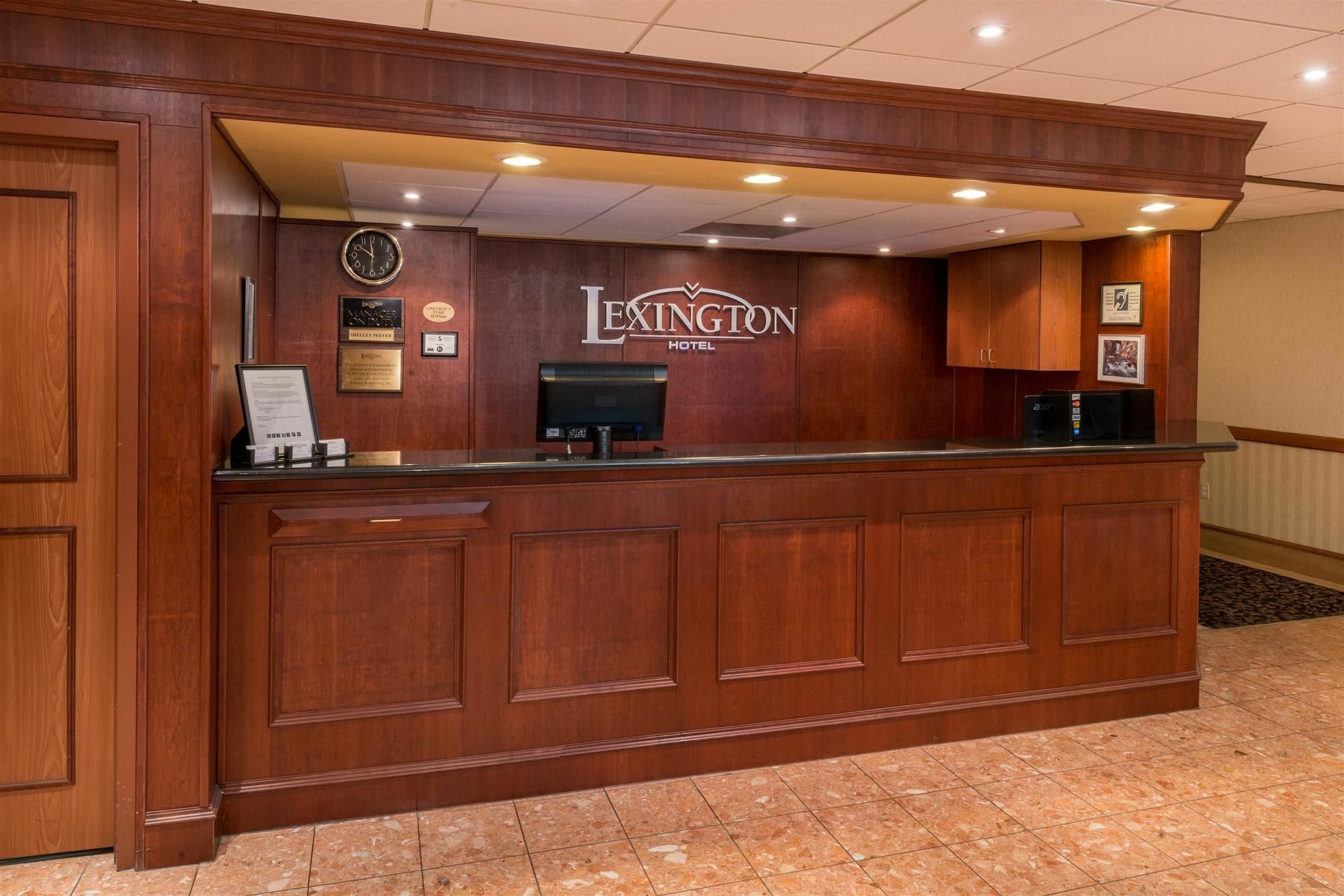 Days Inn By Wyndham Sudbury & Conference Centre Екстер'єр фото